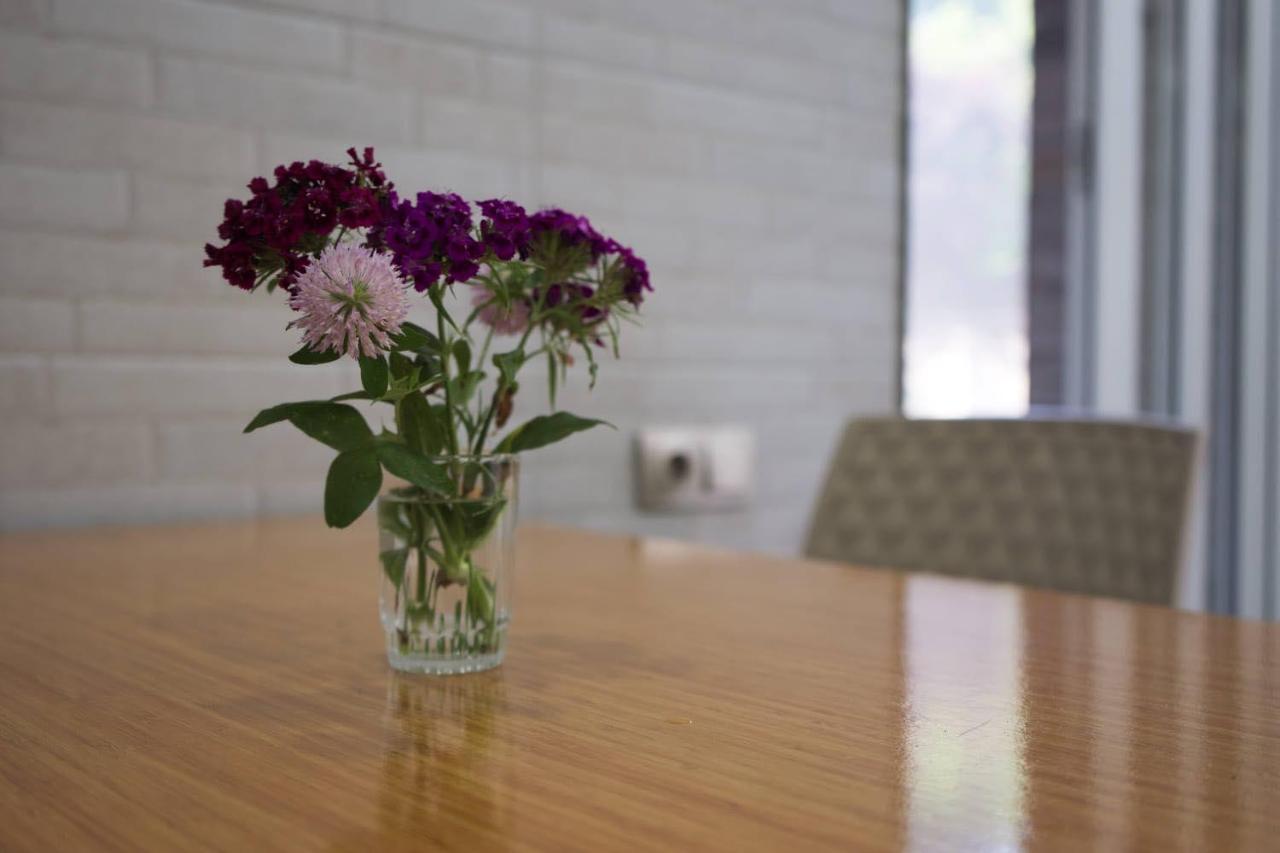 Nira Hotel โกนิโอ ภายนอก รูปภาพ