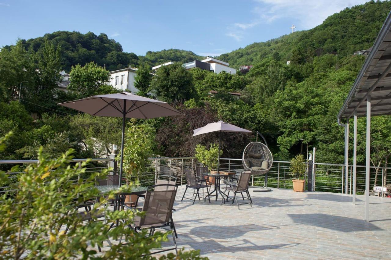 Nira Hotel โกนิโอ ภายนอก รูปภาพ