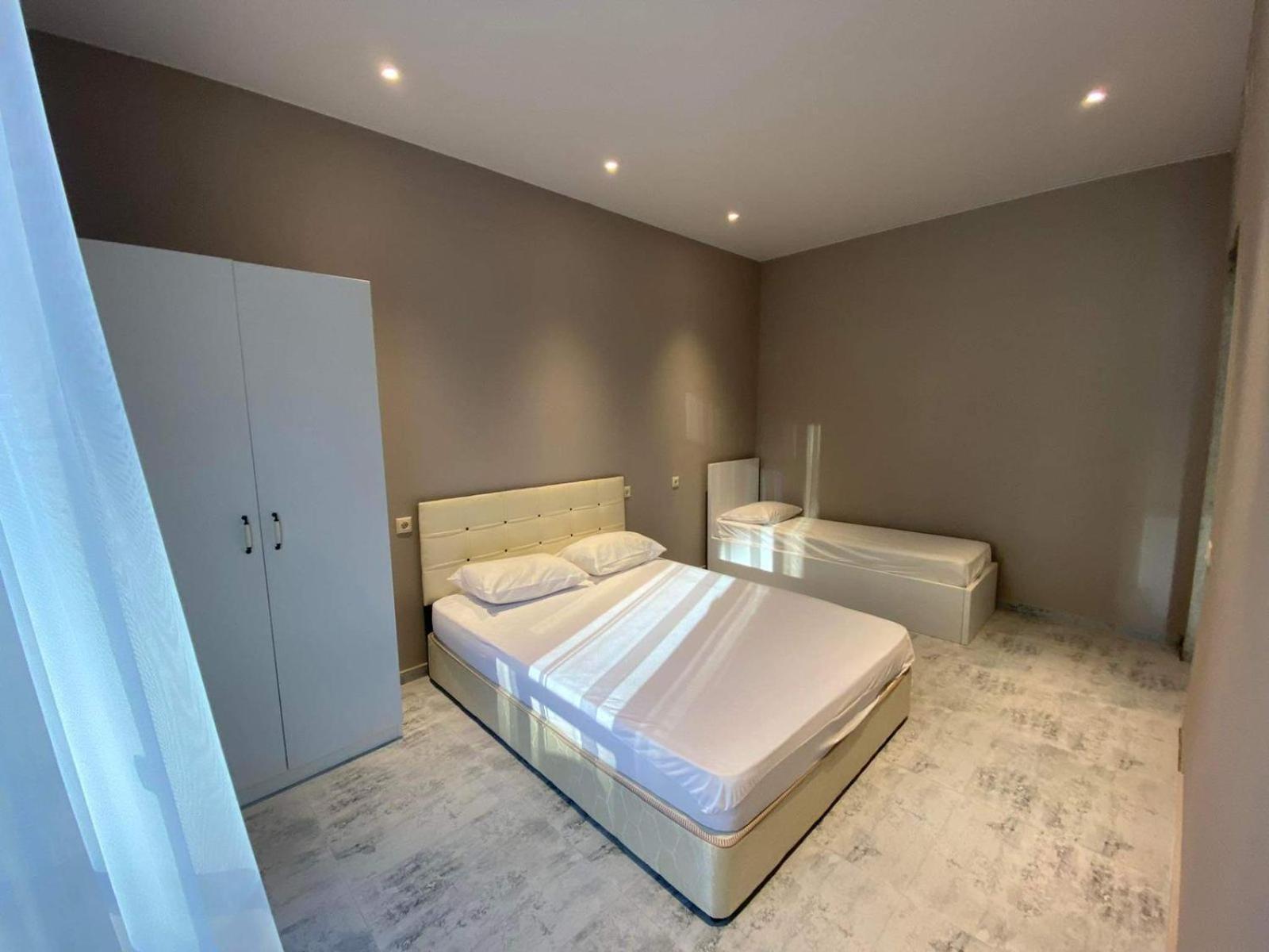 Nira Hotel โกนิโอ ภายนอก รูปภาพ