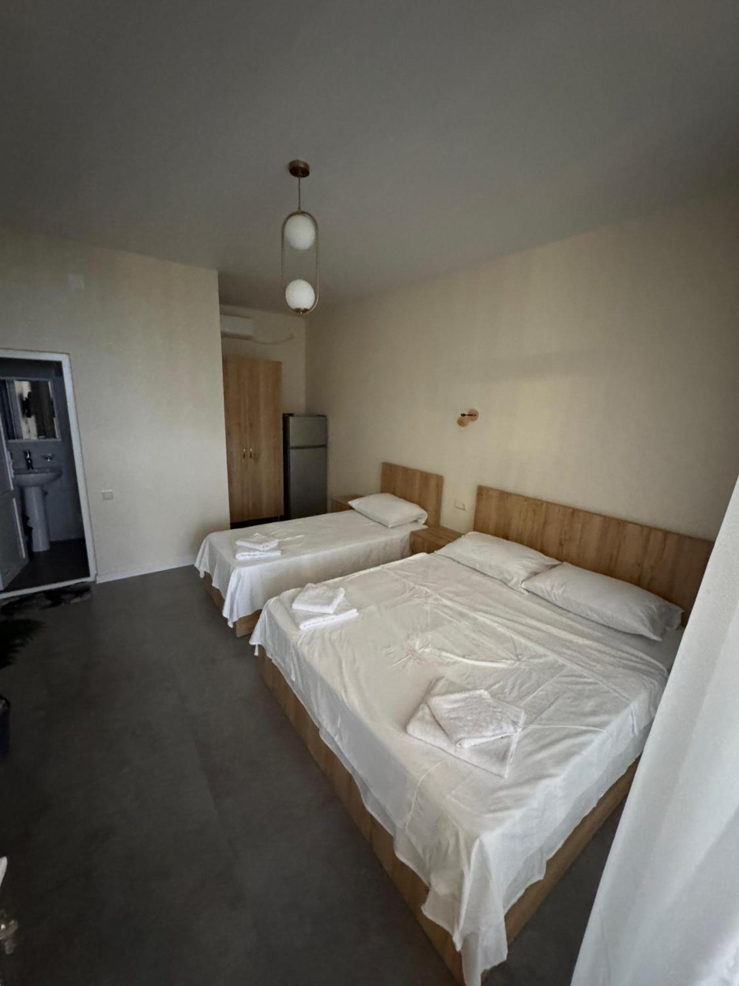 Nira Hotel โกนิโอ ภายนอก รูปภาพ