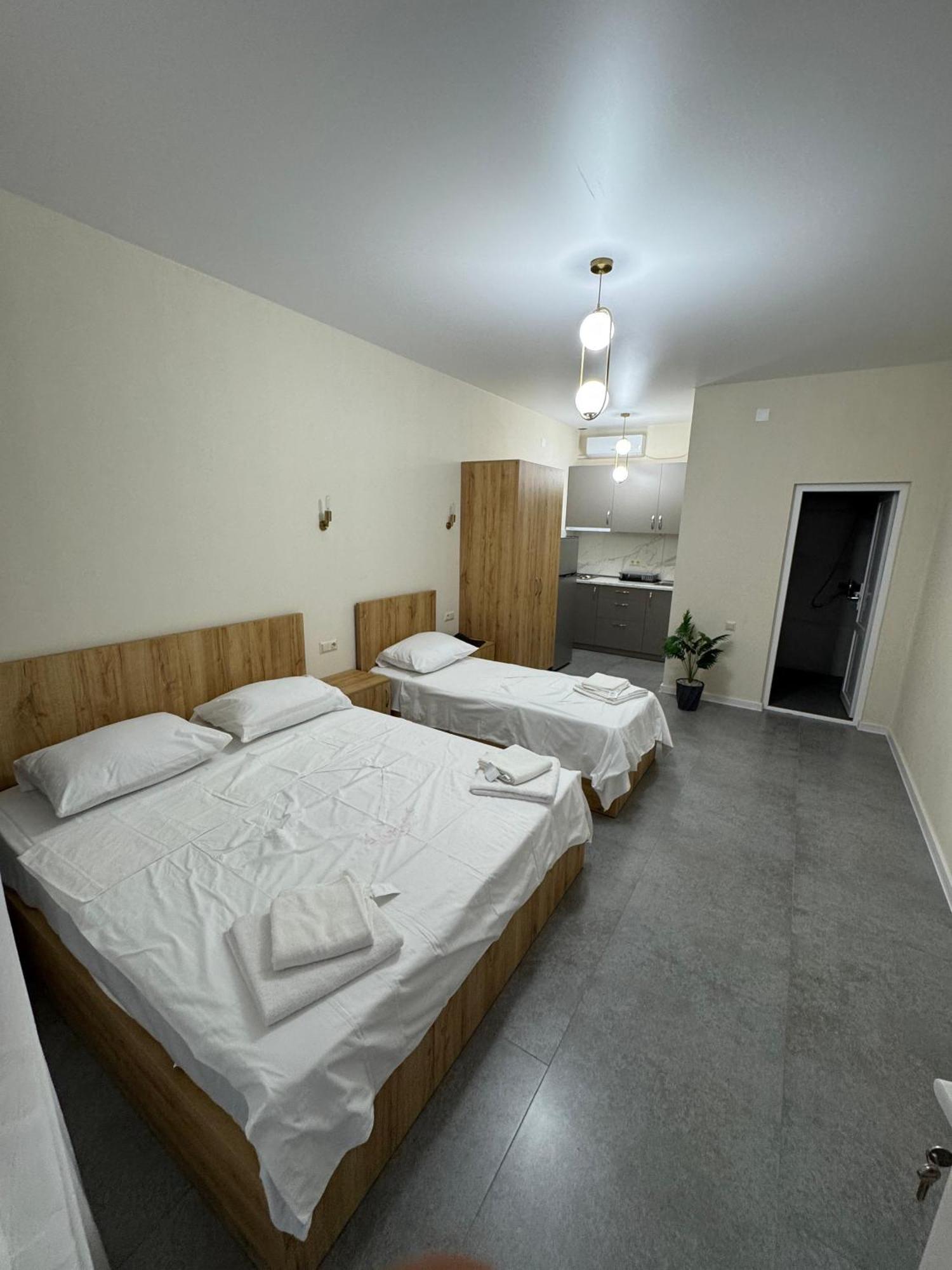 Nira Hotel โกนิโอ ภายนอก รูปภาพ