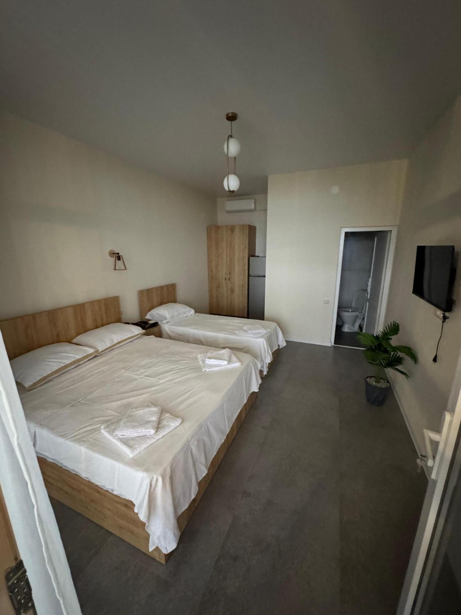 Nira Hotel โกนิโอ ภายนอก รูปภาพ